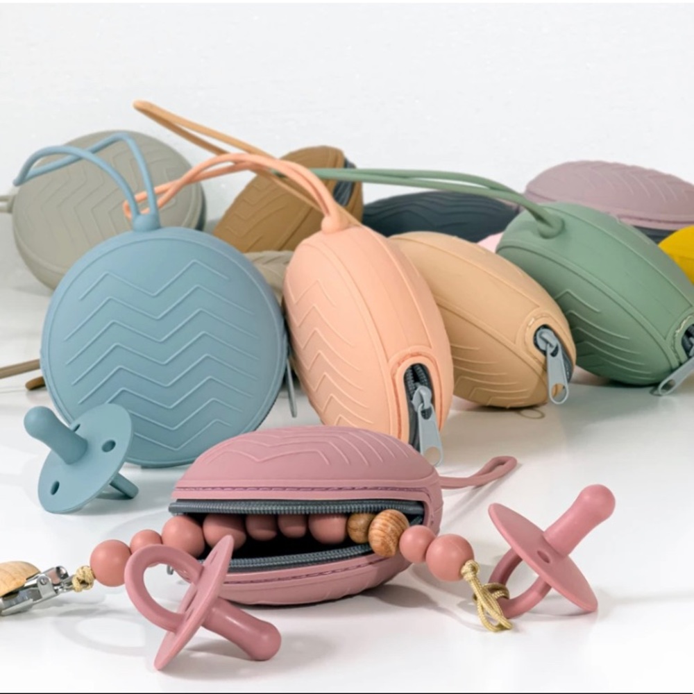 Silicone Baby Pacifier Holder Case